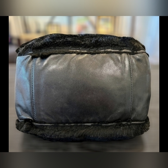 Chanel rabbit fur bag - Picture 11 of 13